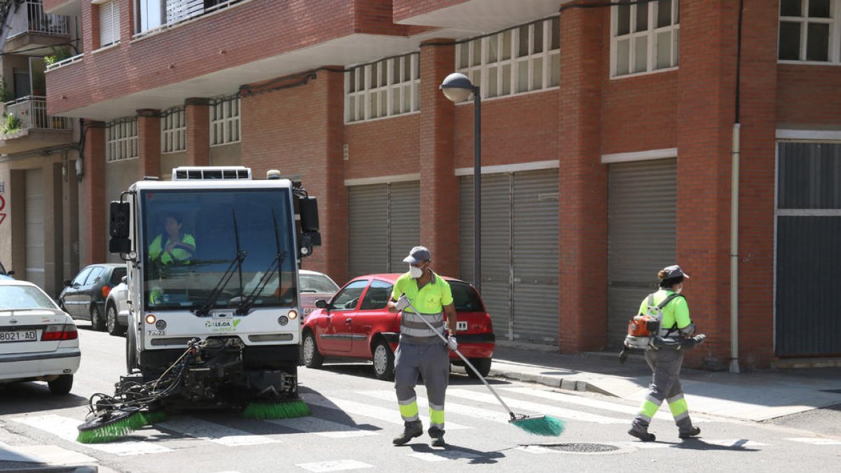 La Paeria de Lleida inicia a la Bordeta el pla de xoc de neteja per barris amb 35 treballadors de totes les àrees