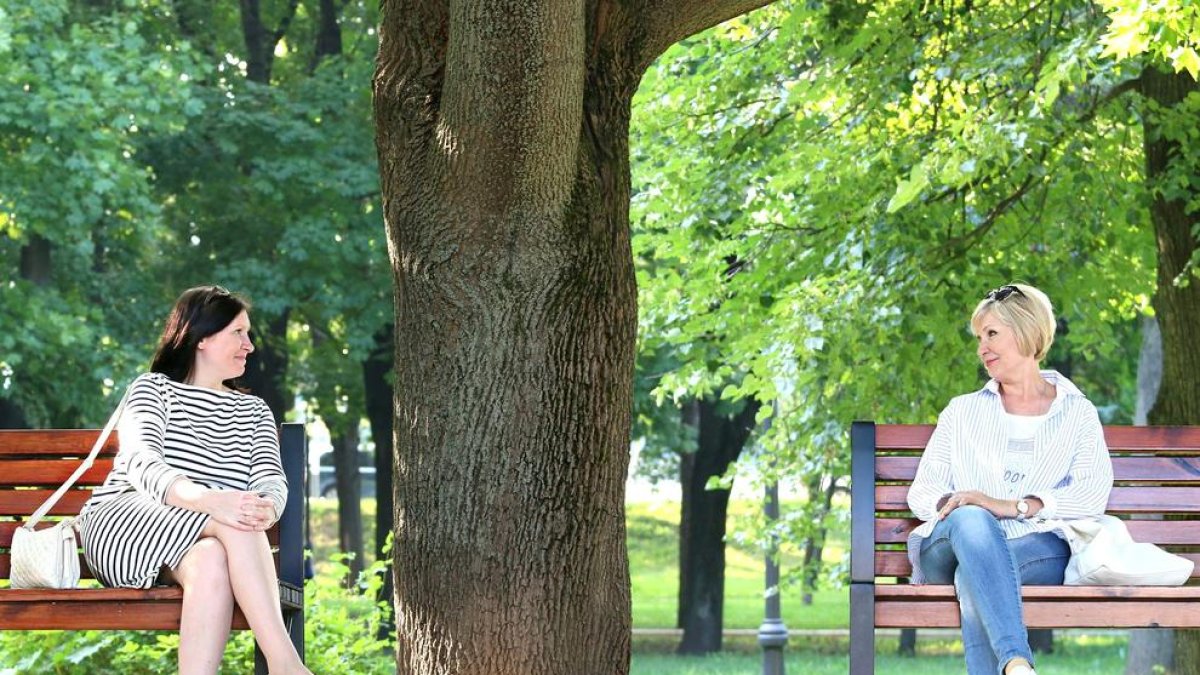 PARLAR, ENRAONAR, CONVERSAR