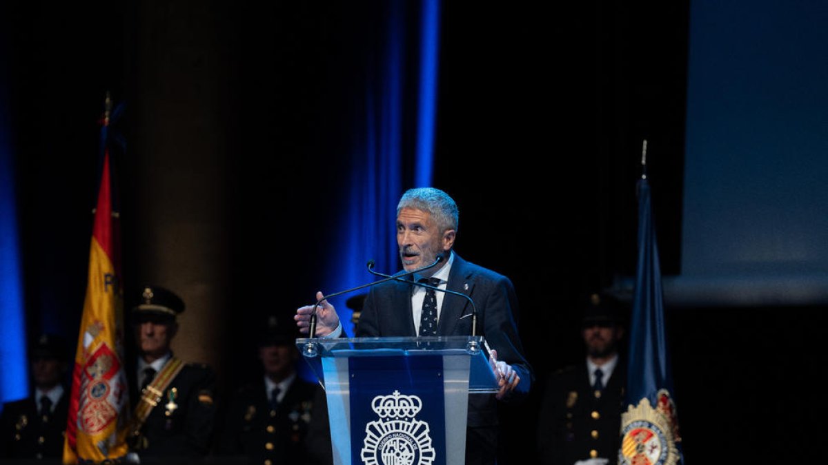 El titular de Interior, Fernando Grande-Marlaska, ayer en un acto de la Policía Nacional en Barcelona.