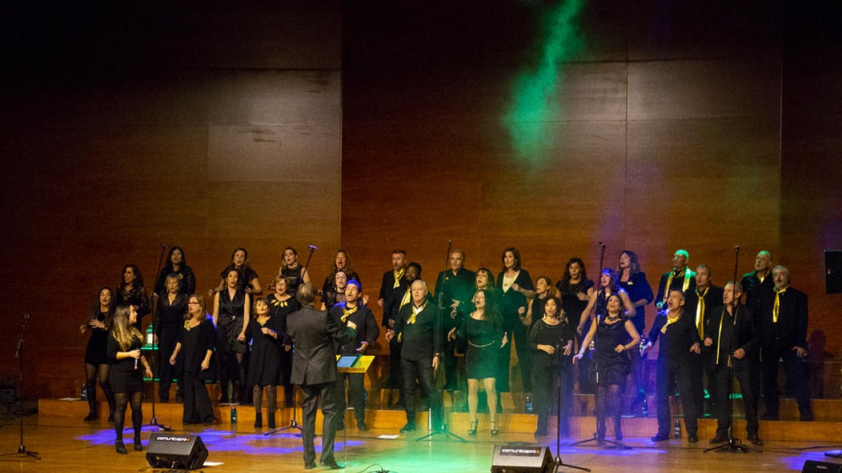 El concert nadalenc de Veus.kat, ahir a la tarda a l’Auditori Enric Granados.