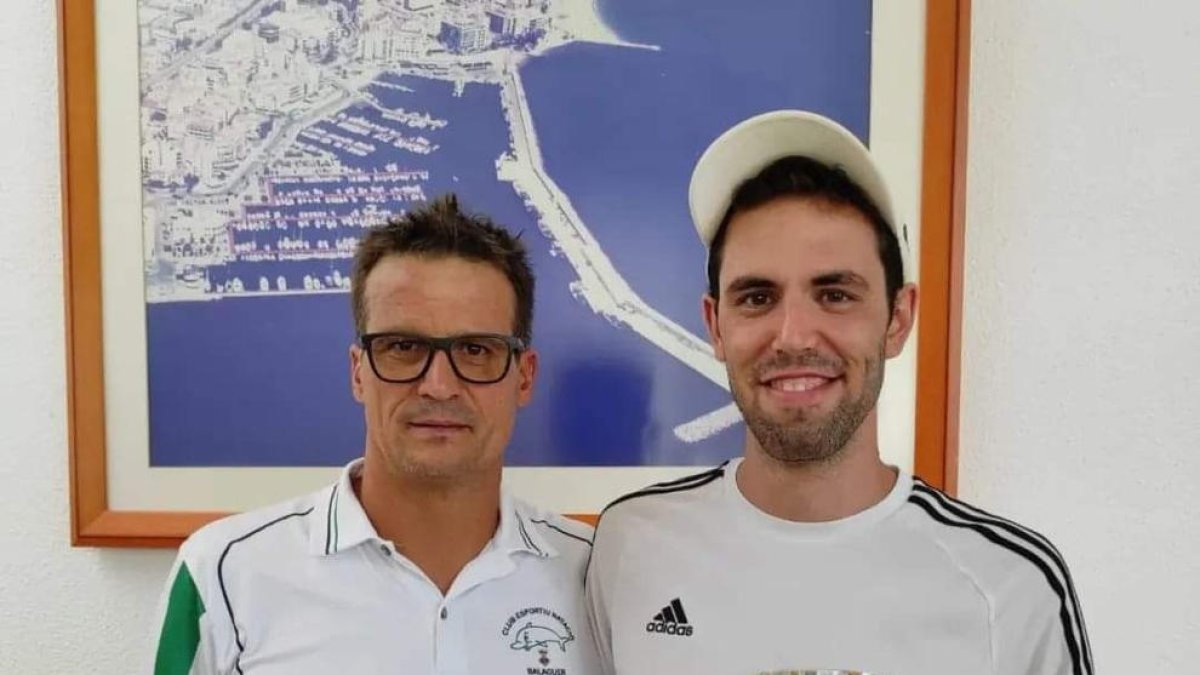 Lluís Pijuan e Ismael Profitós posan con sus trofeos.