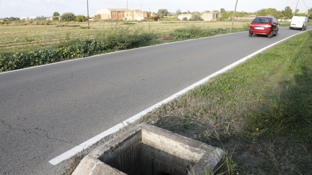 Una de les arquetes al costat del camí de la Mariola.