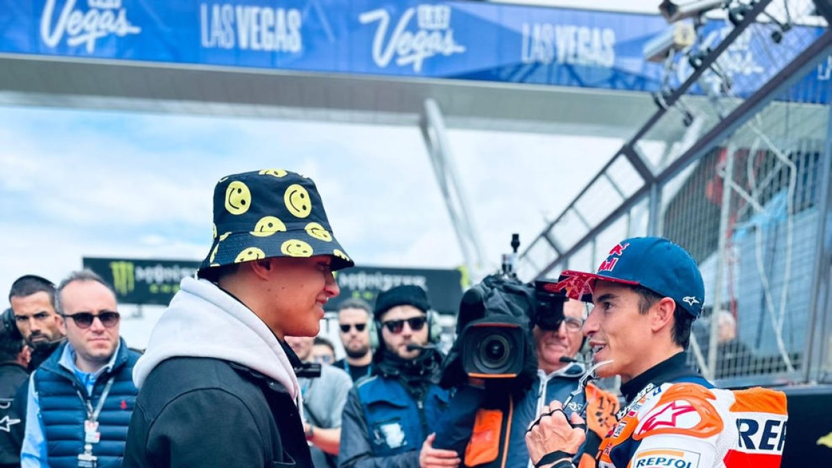 El pilot de F1 Lando Norris va acudir al box de Marc a saludar-lo.