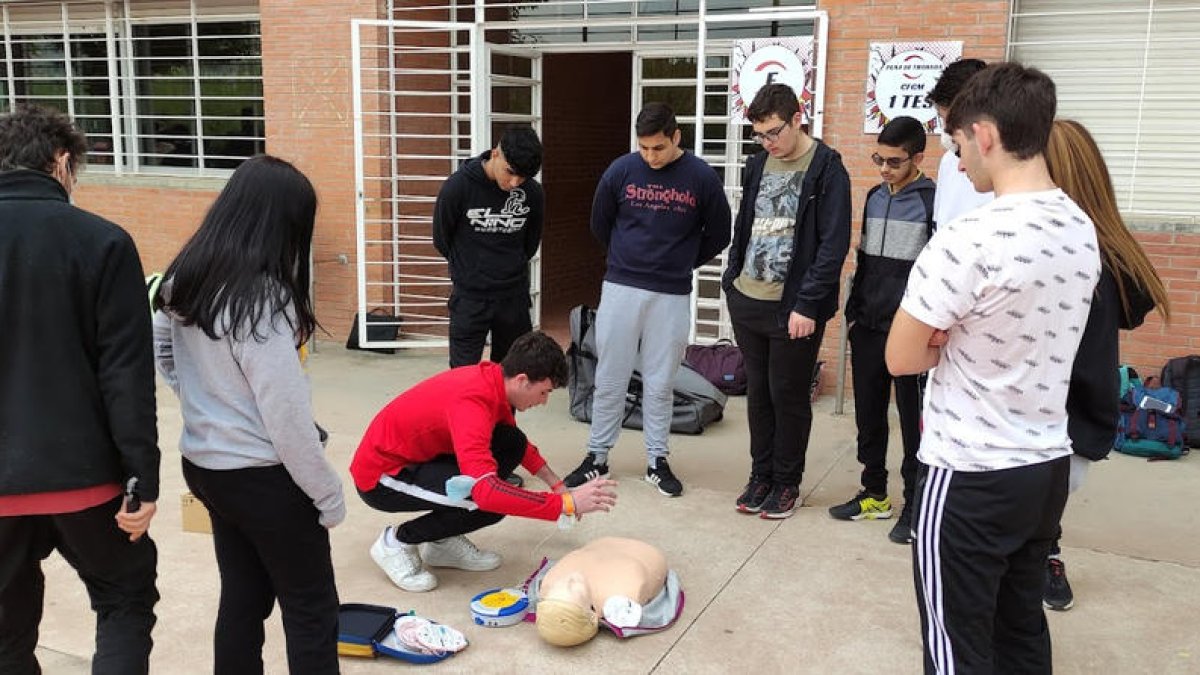 Uno de los grupos participantes en el concurso que se llevó a cabo en el instituto.