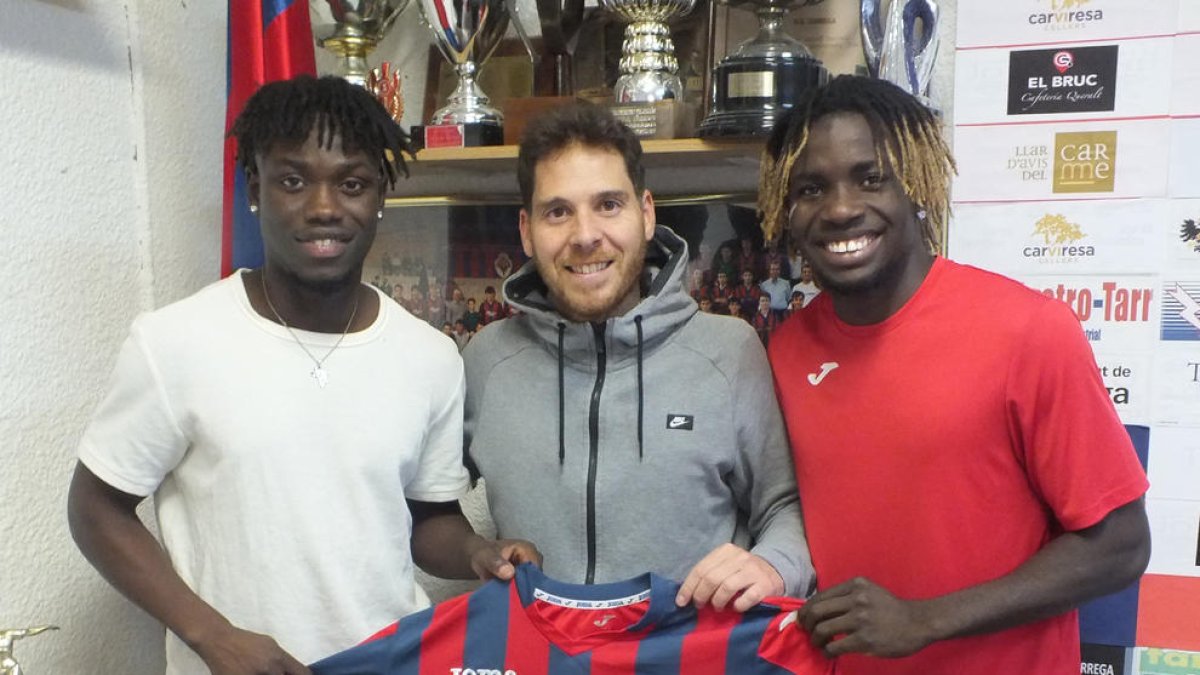 Samba Kante i Bolasie Camara, nous jugadors del Tàrrega