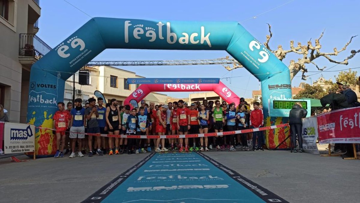 La salida de la Cursa de l’Orelleta en Castellnou de Seana.