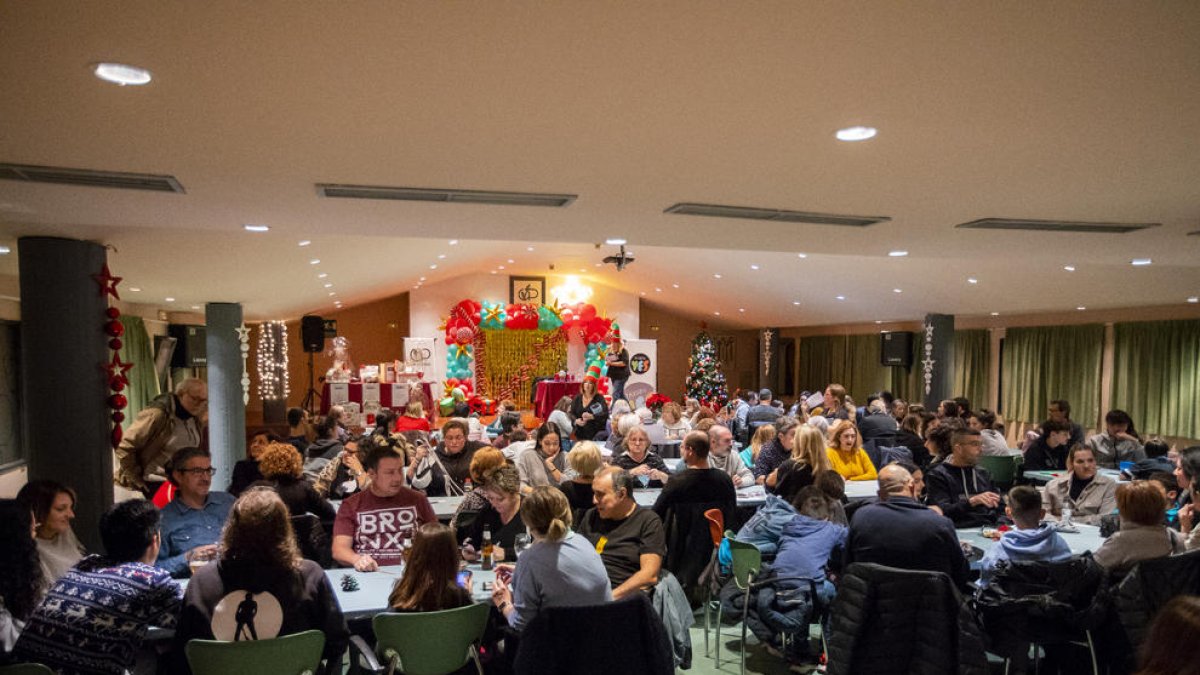 Els veïns de Pardinyes col·laboren amb La Marató amb un bingo solidari