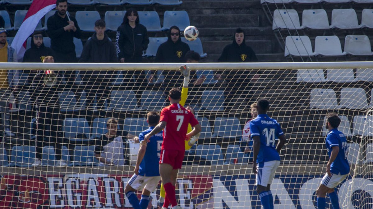 El club va convidar una vintena de dones a la llotja i les va homenatjar al descans del partit.
