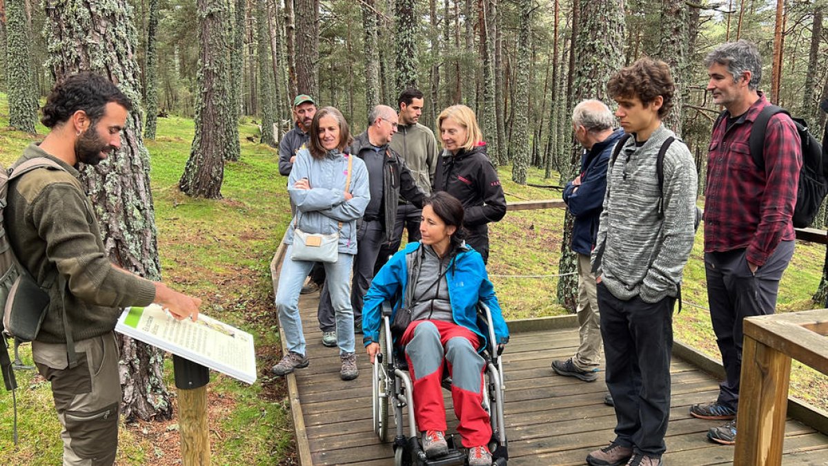 El itinerario adaptado de Sant Joan de l'Erm estrena un mirador inclusivo para observar el valle de Santa Magdalena