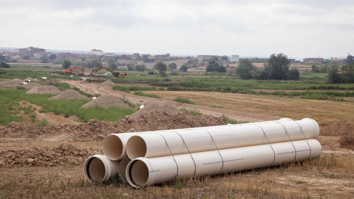 Las obras (al fondo) comenzaron en julio y tienen un plazo de ejecución de seis meses.