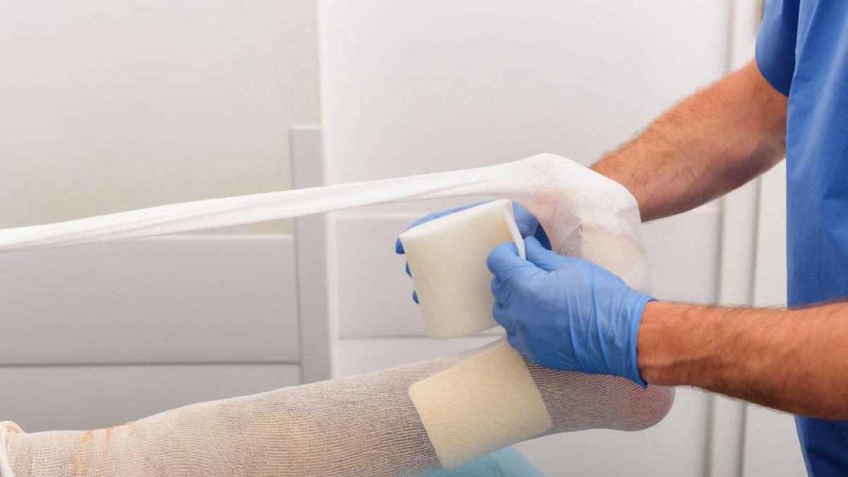 ¿Se puede viajar mientras se está de baja médica?