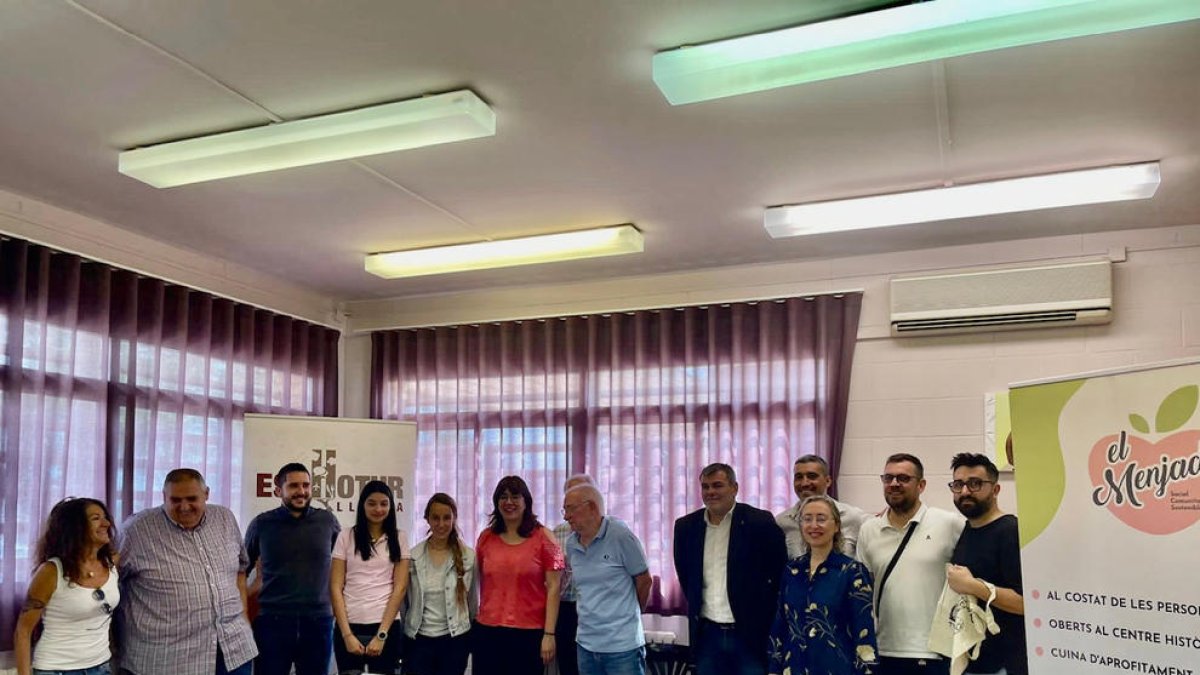 Acto en reconocimiento a los chefs de Cuina Amiga que han cocinado para el comedor social de Jericó.