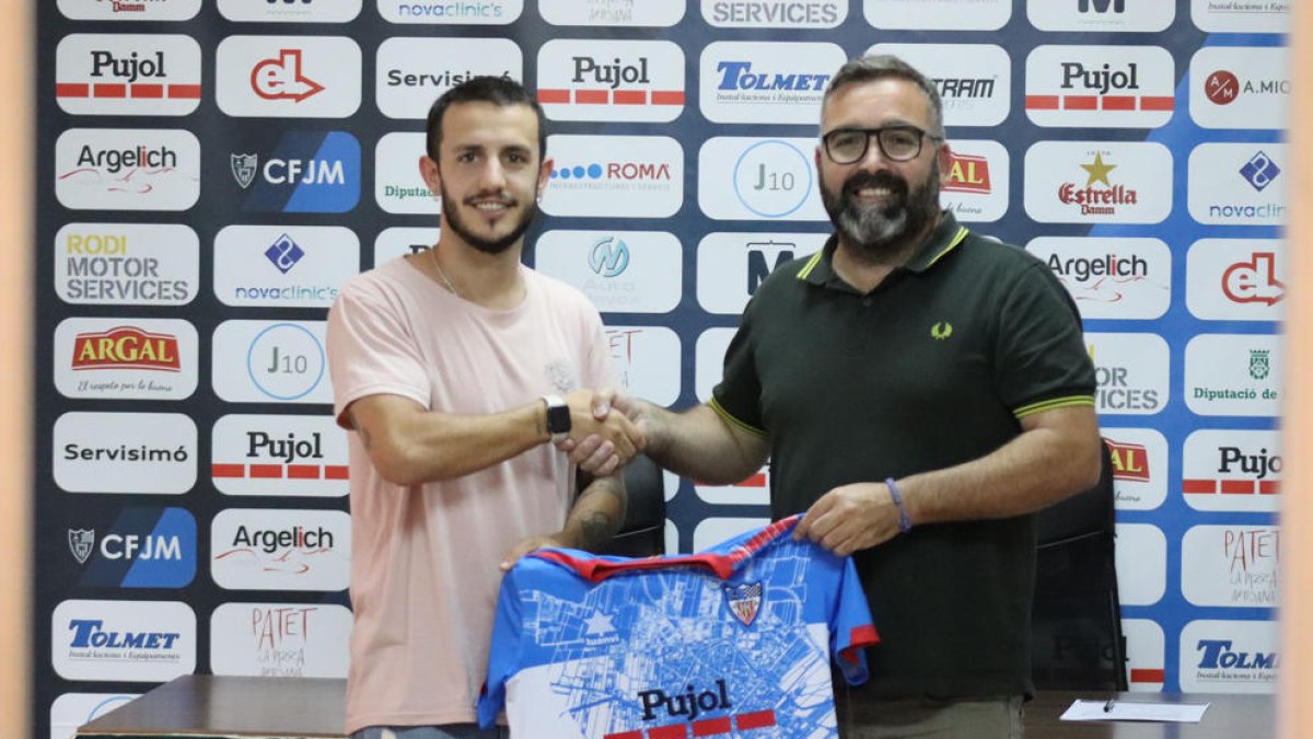 Matías Sempé, amb el vicepresident esportiu del Mollerussa, Agustí Pons.