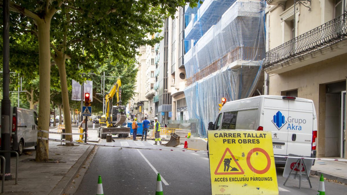 Primer dia amb la rambla Ferran tallada per obres sense grans embussos
