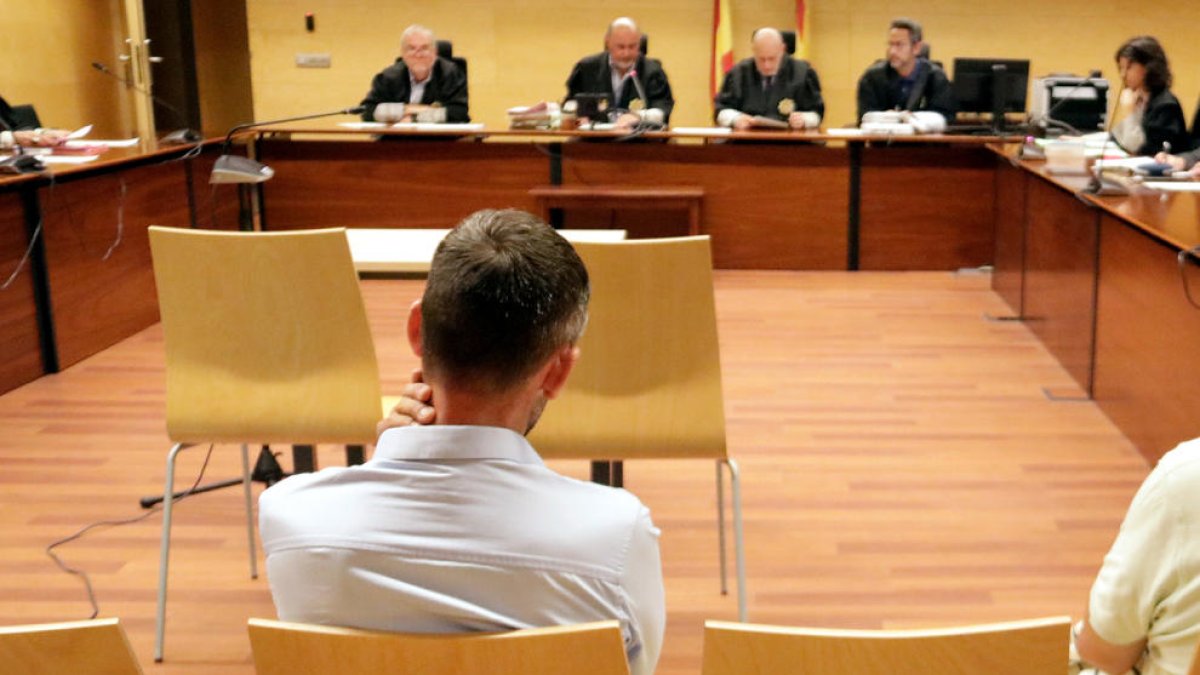 L’acusat, ahir a Girona.