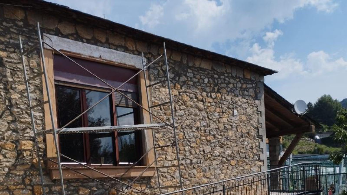 Los trabajos para renovar la escuela de Prullans.