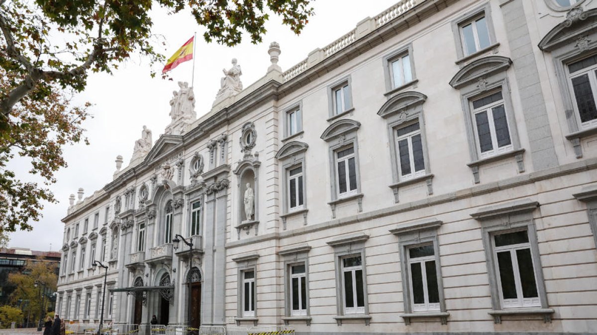 Vista de la façana del Tribunal Suprem, a Madrid.