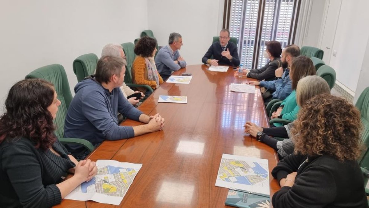 Mollerussa accelerarà la cessió de 1.800 metres quadrats a Educació per a l'ampliació de l'Escola Mestre Ignasi Peraire