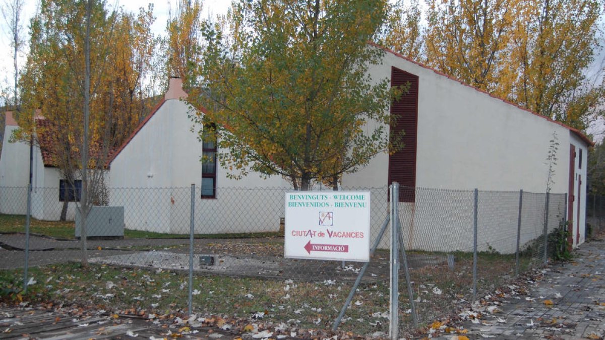 Los bungalows de la ciudad vacacional, en desuso desde hace años.