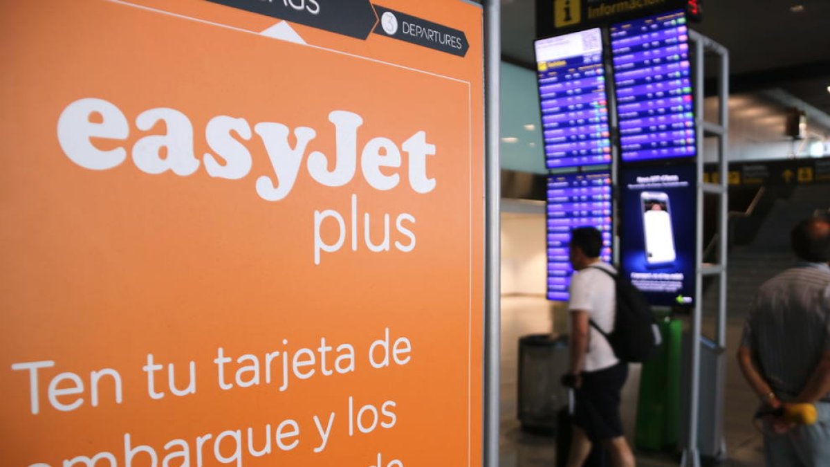 Seis vuelos cancelados en el aeropuerto del Prat y diez en el de Palma de Mallorca por la huelga de pilotos de Easyjet