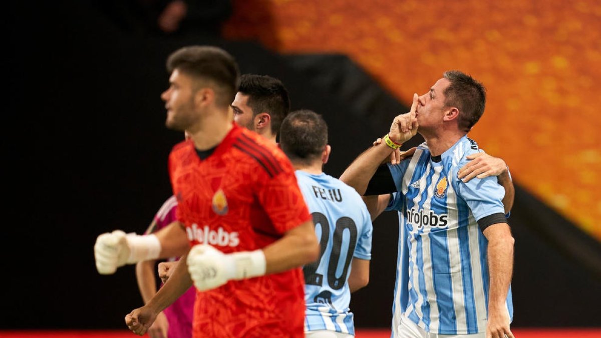 Capdevila, tras anotar un gol con Sayans en la jornada inaugural.