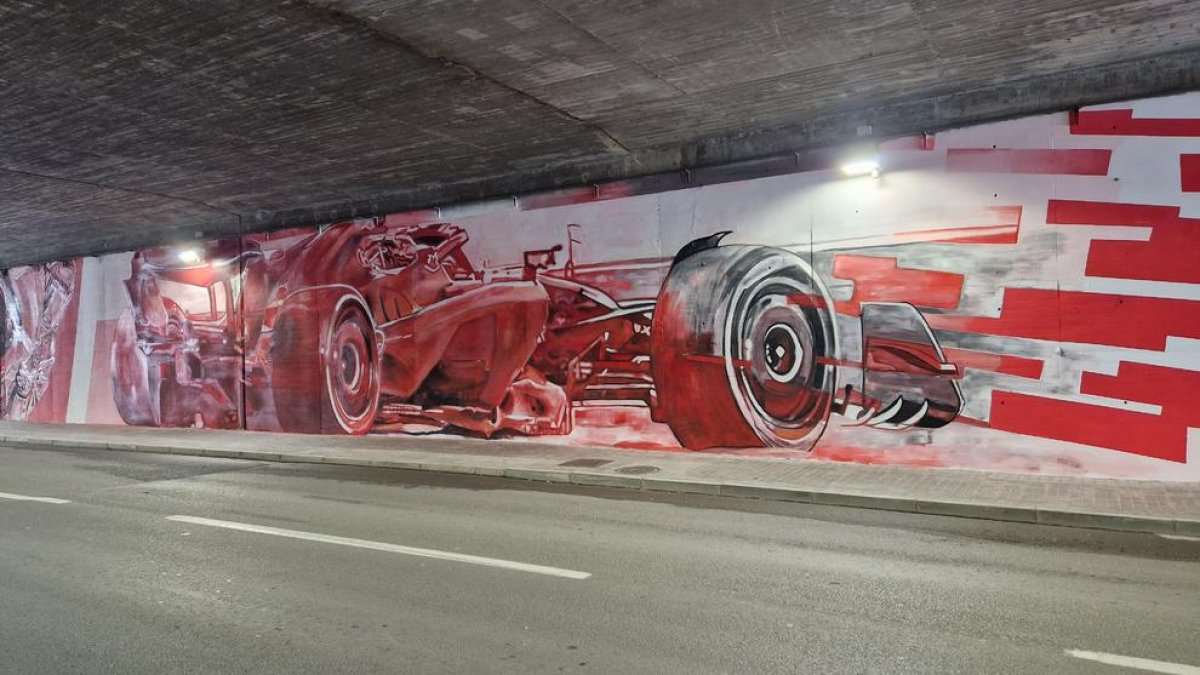 El mural decorado por la leridana Lily Brick en uno de los túneles del Circuit de Catalunya.