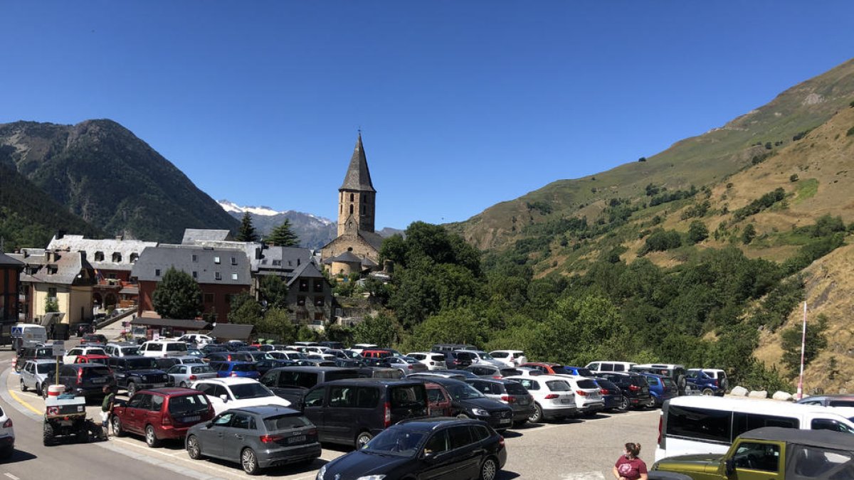 La zona on es preveu el complex, ara amb un pàrquing.