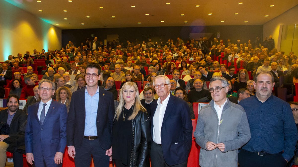 Jaume Giró, Toni Postius, Violant Cervera, Xavier Trias, Ramon Tremosa y Eloi Bergós, ayer en la Llotja.