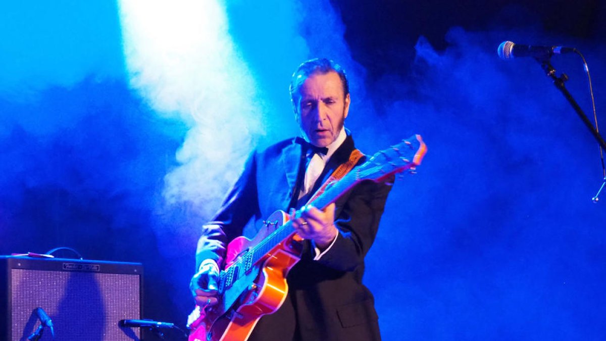 El guitarrista y cantante Pete Lyth, en el Cafè del Teatre de Lleida.