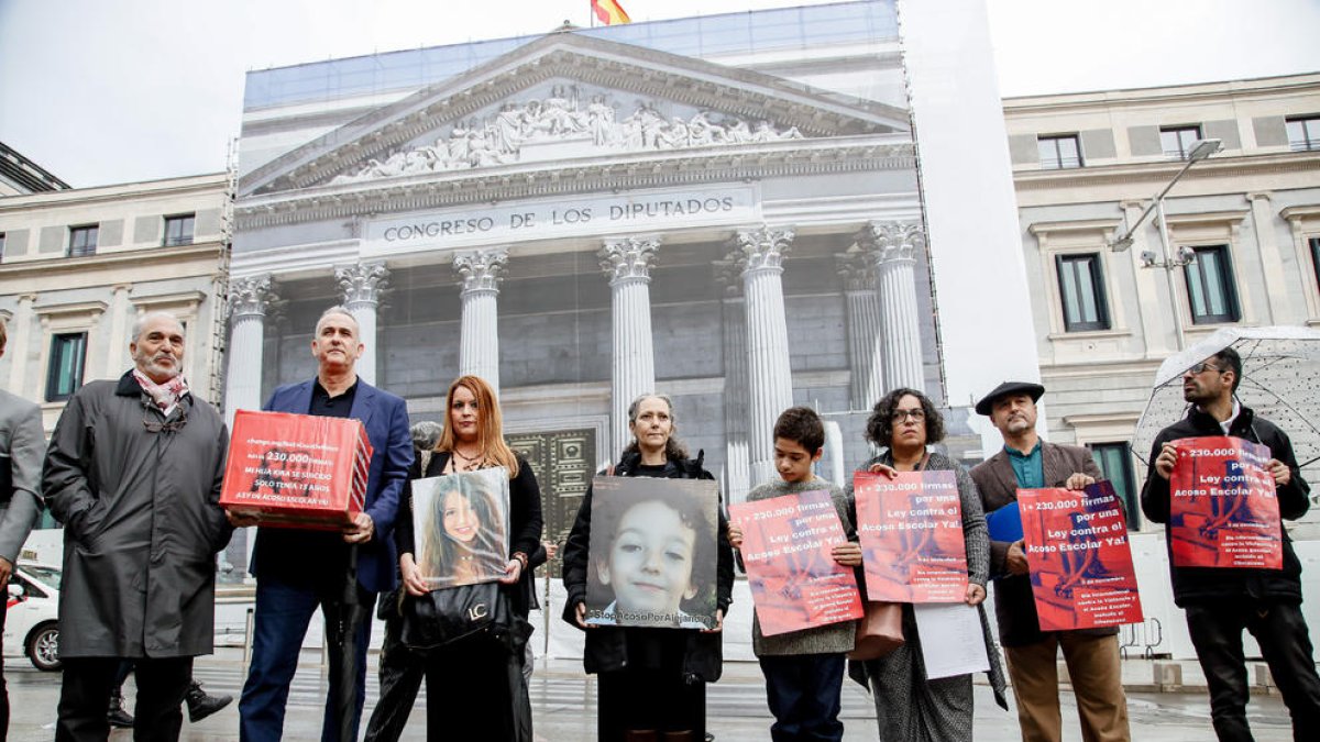 Pares van demanar al Congrés un protocol contra bullying.