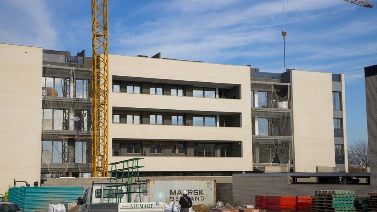 Pisos en construcció a Lleida en una imatge d'arxiu- SEGRE