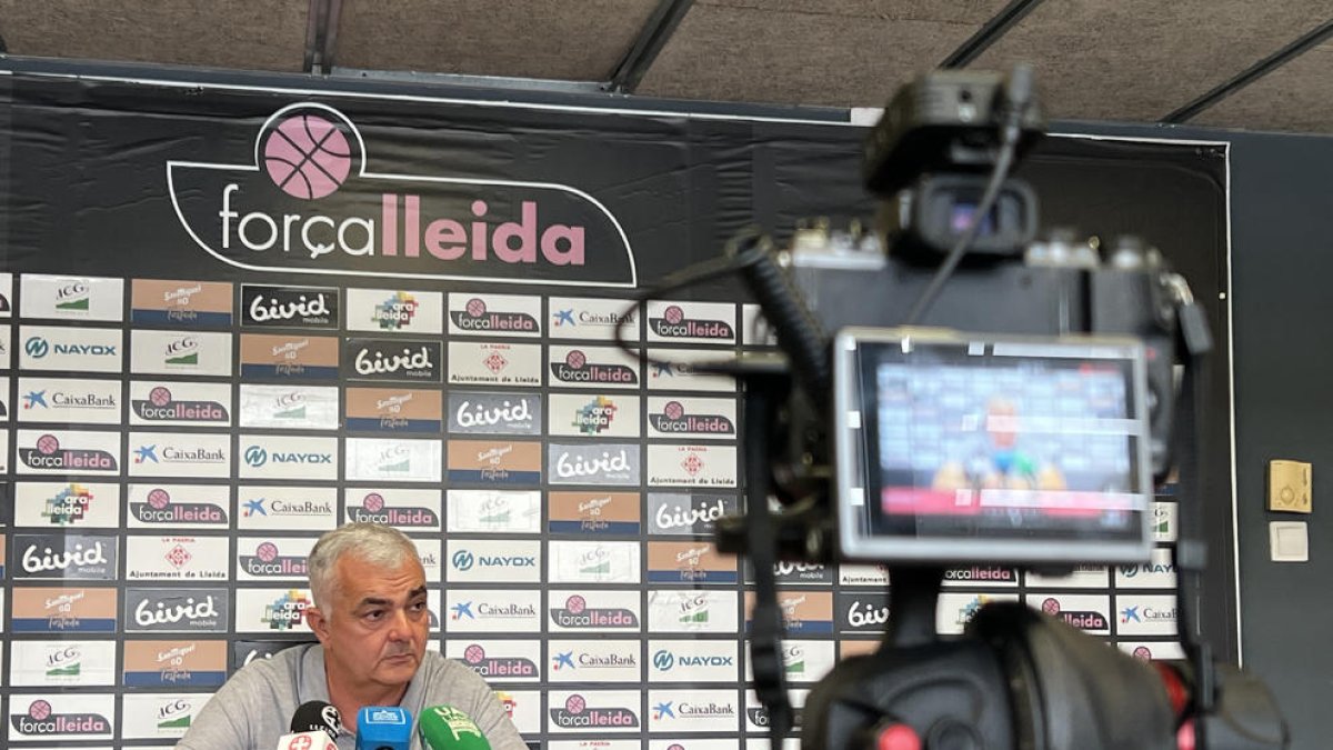 El president de l’ICG Força Lleida, Albert Aliaga, ahir durant la compareixença davant els mitjans.