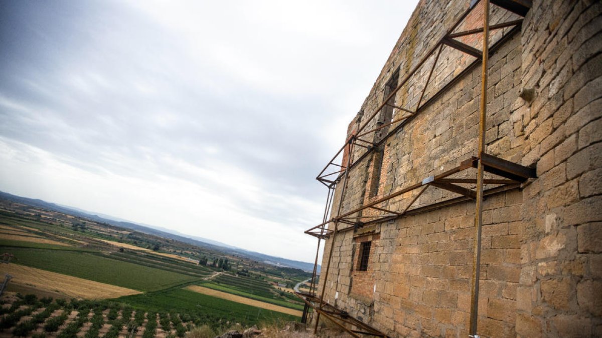 Imagen de archivo de la estructura metálica en el castillo.