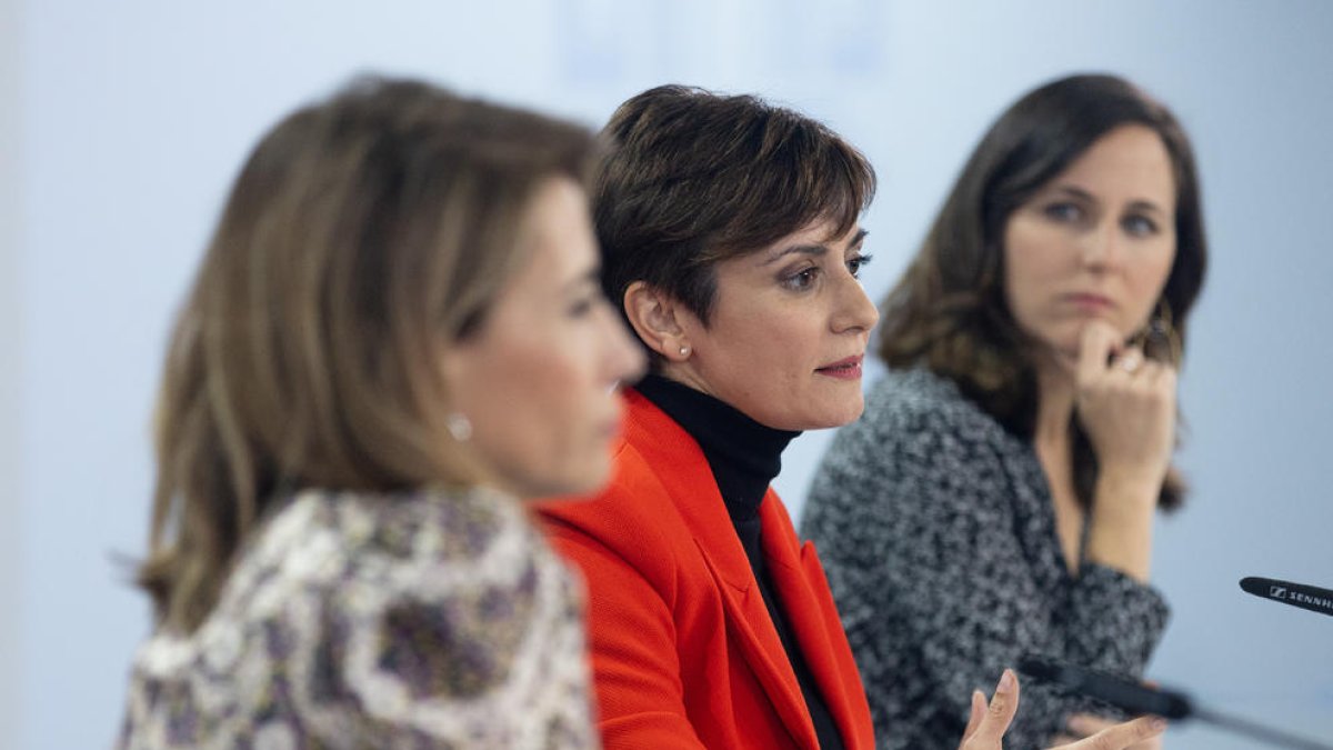 La portavoz del Gobierno, Isabel Rodríguez, ayer en rueda de prensa tras el Consejo de Ministros.
