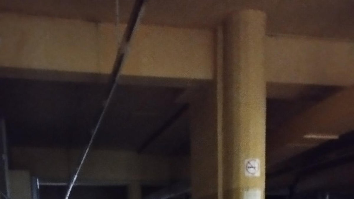 El vestíbul del baixador, completament a les fosques ahir.