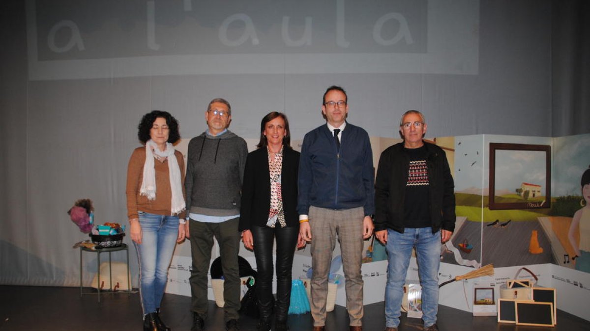 Les autoritats, al teatre L’Amistat.