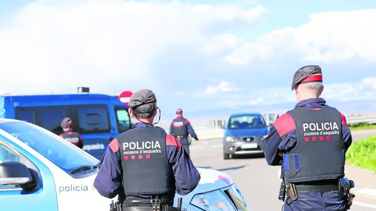 Imagen de archivo de un control de tráfico de los Mossos d’Esquadra en Almacelles.