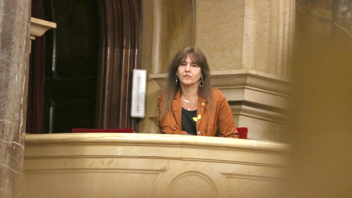 La presidenta del Parlament suspesa, Laura Borràs, durant el ple de la cambra.