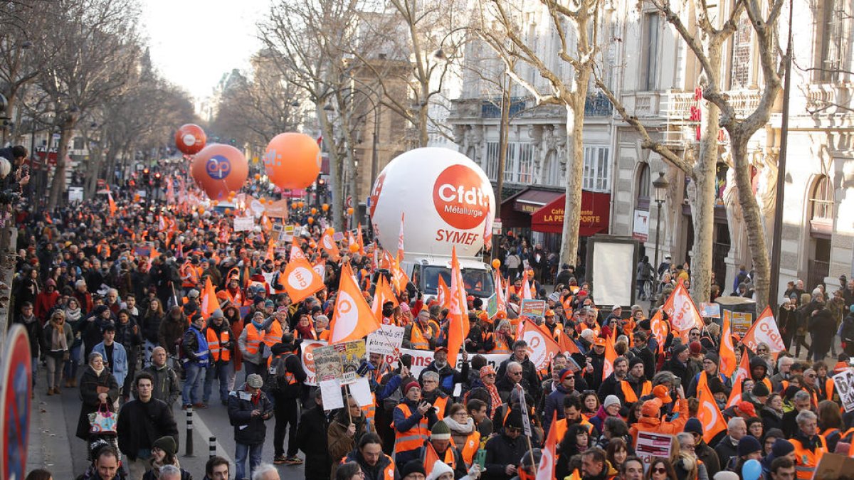 Miles de personas recorrieron las calles de París.