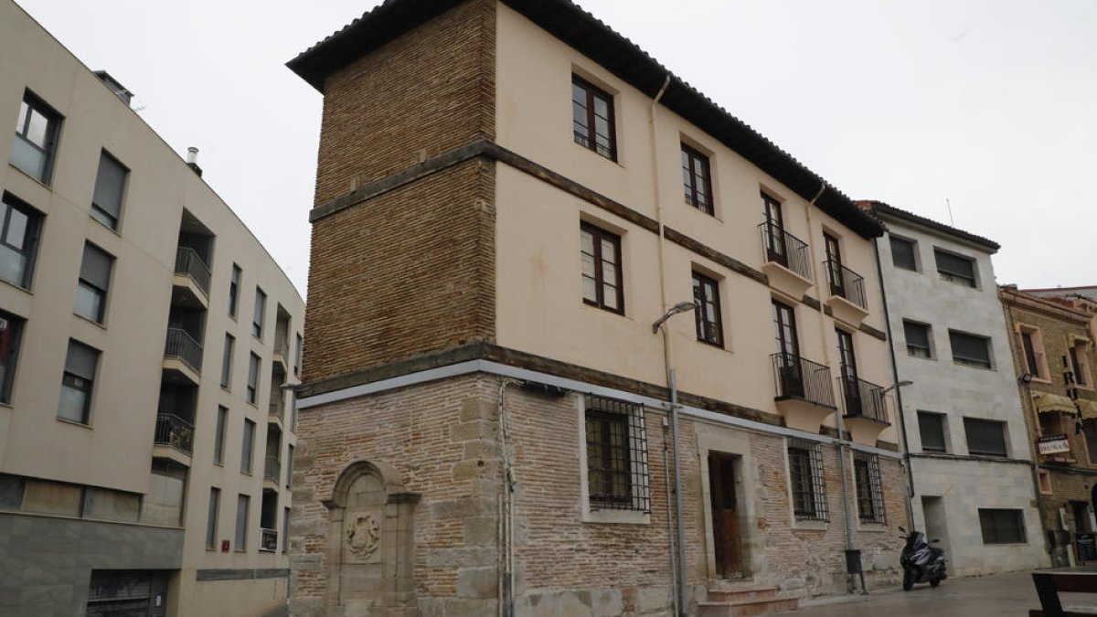 La sede de la Federación de Asociaciones de Vecinos (FAV), en la plaza Sant Llorenç ayer al mediodía.