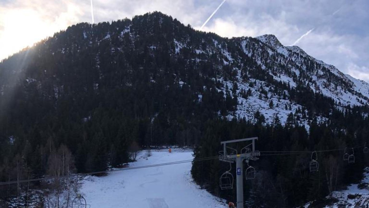 El circuit d’esquí de fons habilitat a la zona de debutants de l’estació de Tavascan.