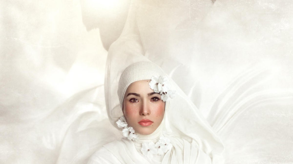 ‘Las bodas blancas’, imagen que expone Mariona Roure que representa los matrimonios forzados.