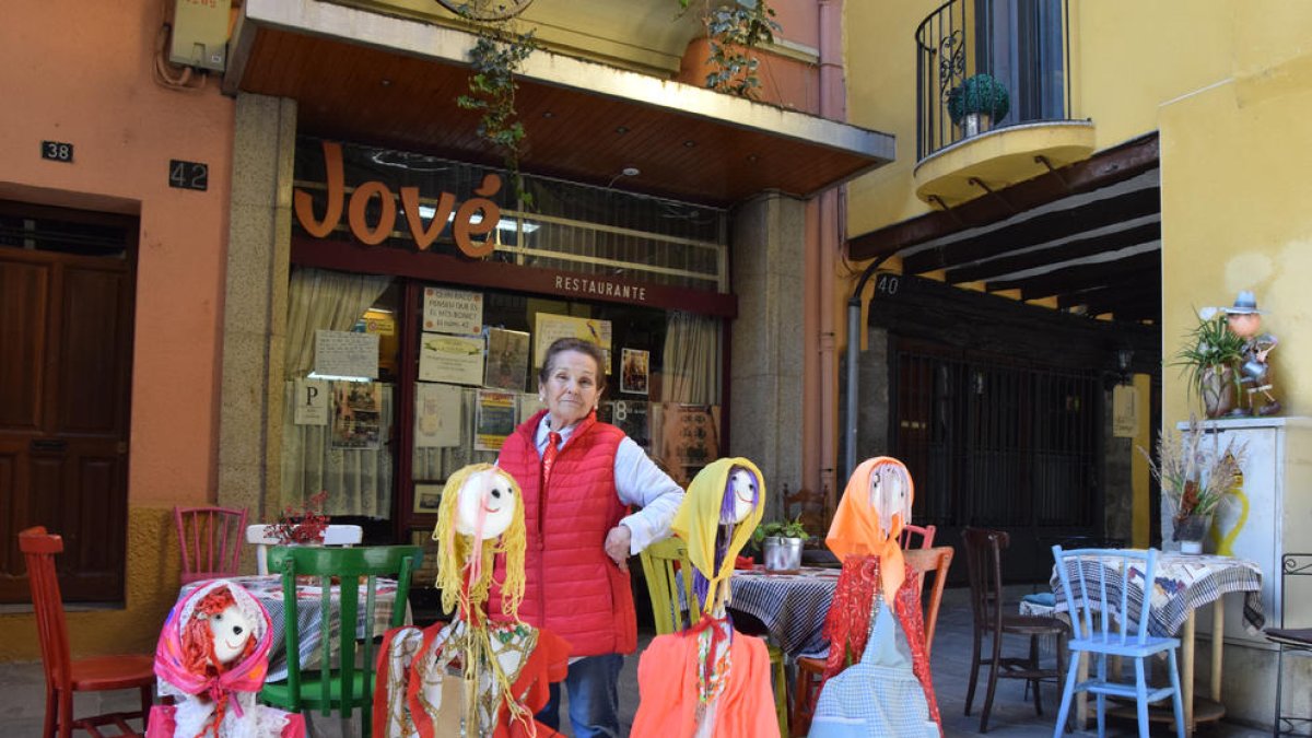 Eulàlia Pinar, frente a la Fonda Jové de La Seu d’Urgell.