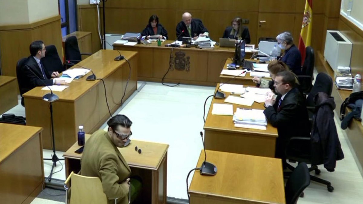 El estafador del amor' acepta dos años y tres meses de prisión para quedarse 68.000 euros de cinco mujeres