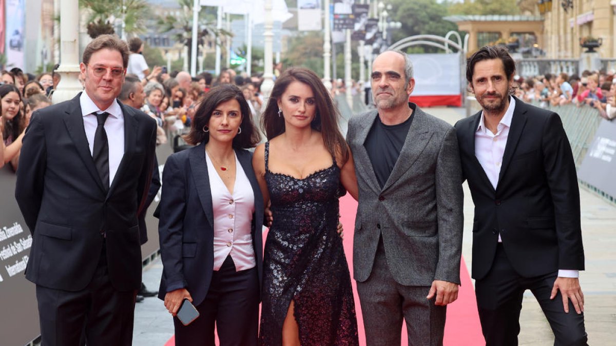 L’elenc de la pel·lícula ‘En los márgenes’, que va rebre el suport de Stop Desahucios ahir al festival.