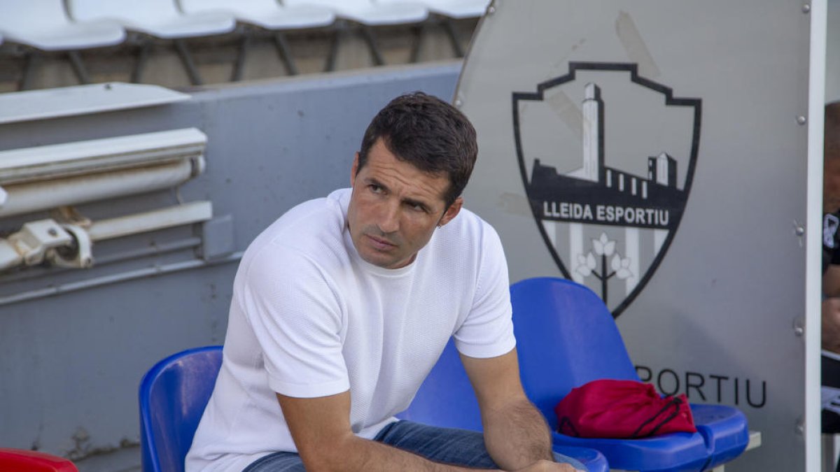 Pere Martí, a la banqueta del Camp d’Esports en l’últim partit.