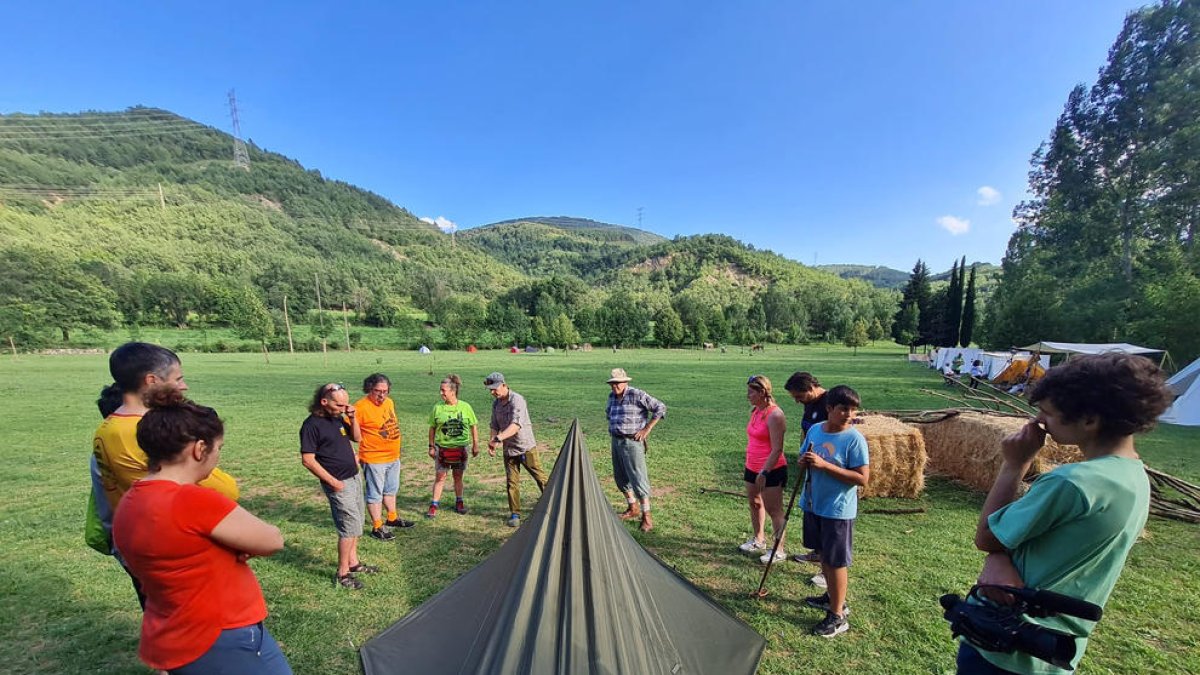 Uno de los talleres de construcción de refugios en la montaña.