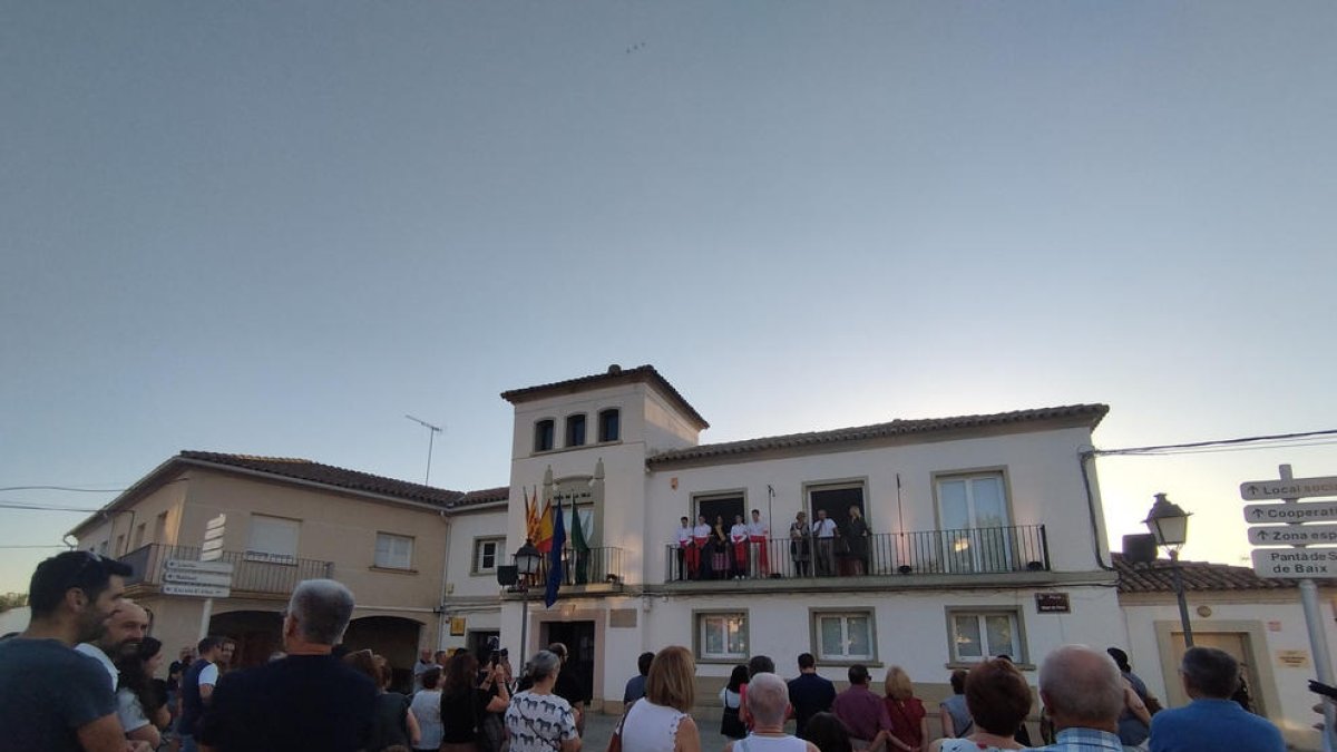 A Sucs els veïns van assistir a la lectura del pregó de les festes.