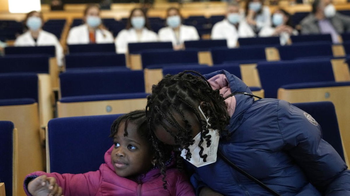 Una bebé seleccionada genéticamente cura a su hermana de una enfermedad grave