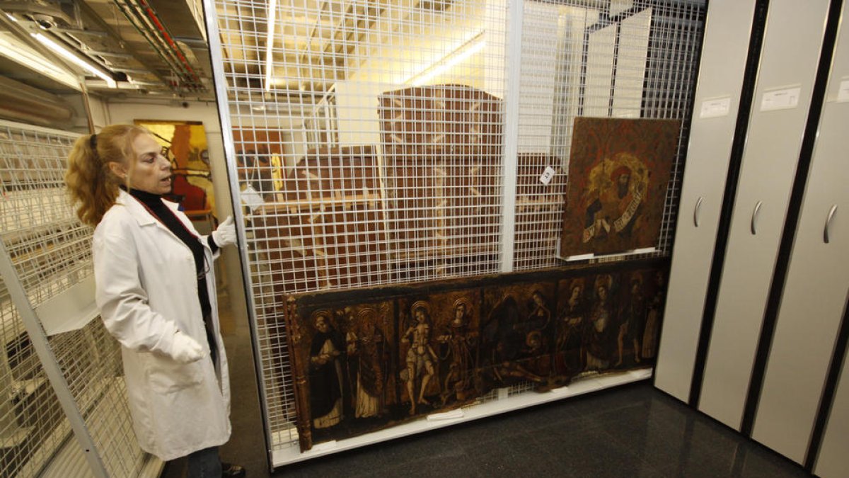 Una imagen de archivo de la sala de reserva del Museu de Lleida.
